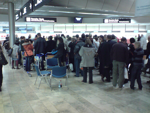 Transfer desk line at Zürich airport. We stood here for 4 hours.