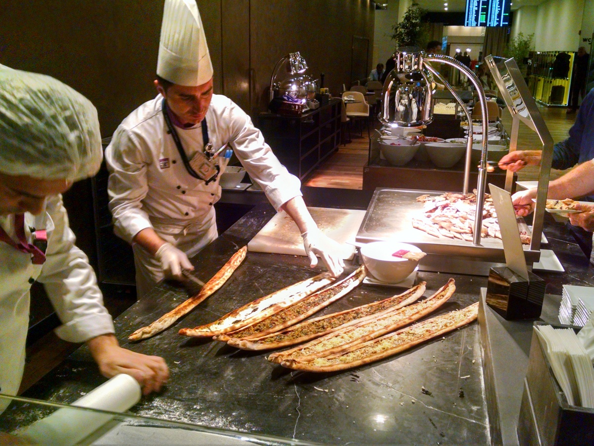 turkish-airlines-ist-lounge-pide